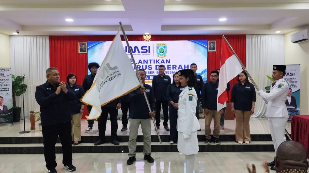 Teguh Santosa Lantik Pengda JMSI Papua Barat 2025-2030